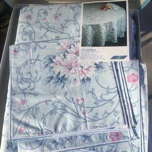 NWT Valentina MCM Round tablecloth and napkins 8
